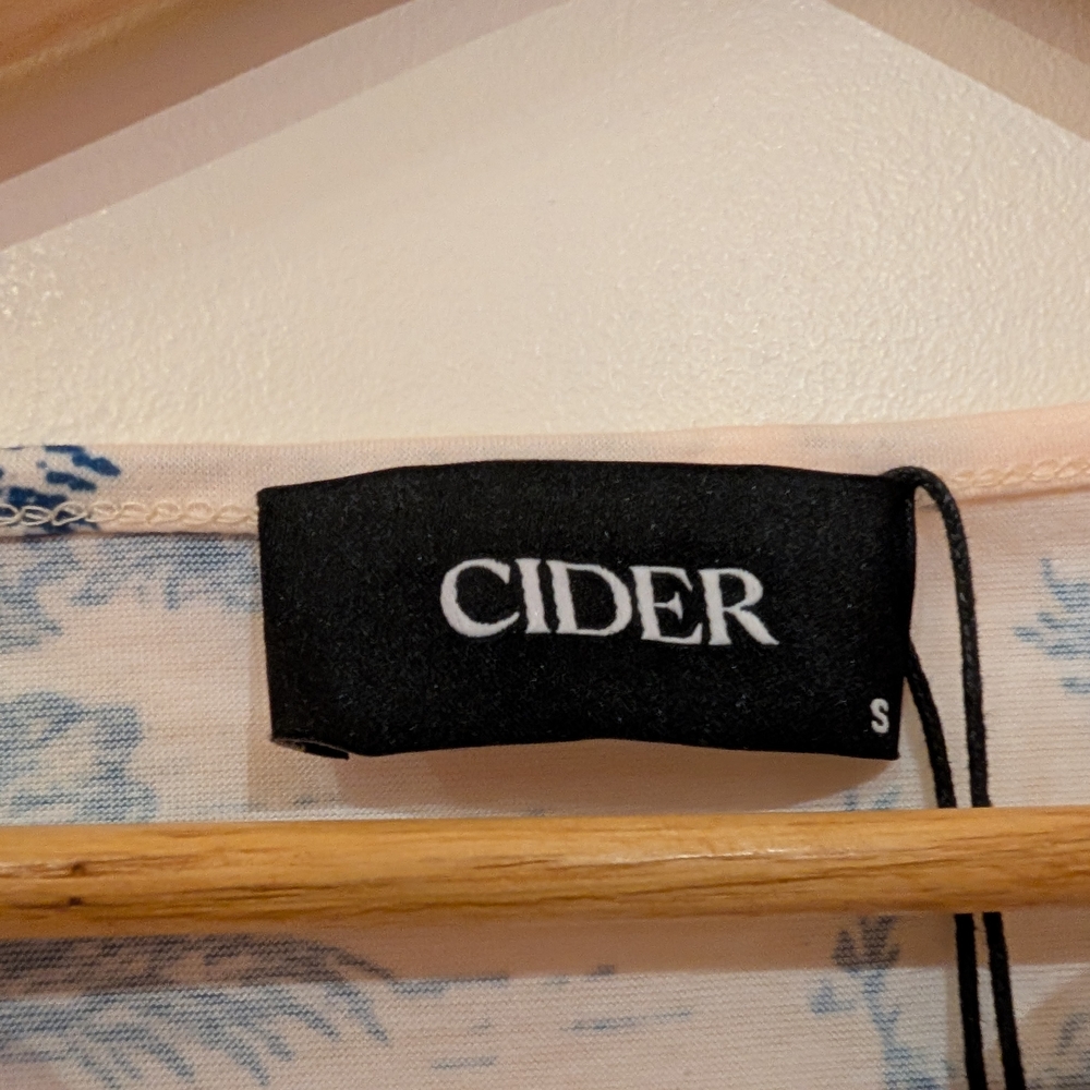 Cider Cream and Blue Patterned Crop Top - Picture 3 of 4